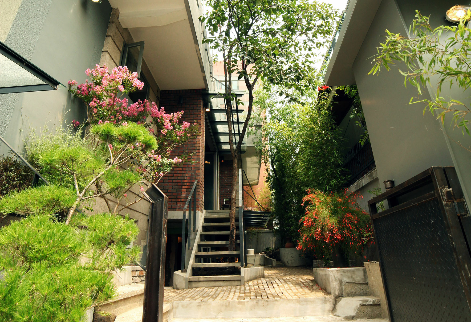 Hongdae Guesthouse Pajamaparty Seúl Exterior foto